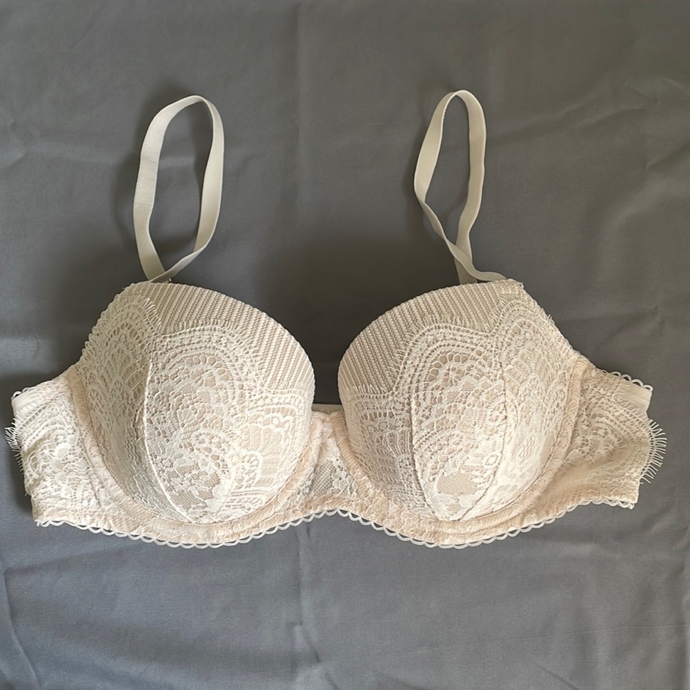 Victoria’s Secret Dream Angels Lined Demi. 38C cream cup with ivory lace.